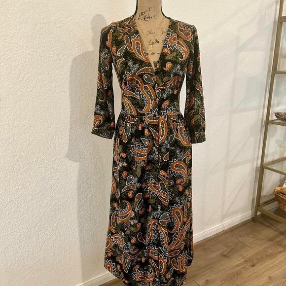 Paisley Bandana Print Stradivarius 3/4 length sleeve button down midi dress - Picture 2 of 7